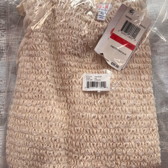 Macy’s Peplum-Hem Top White BRAND NEW - Picture 2 of 3